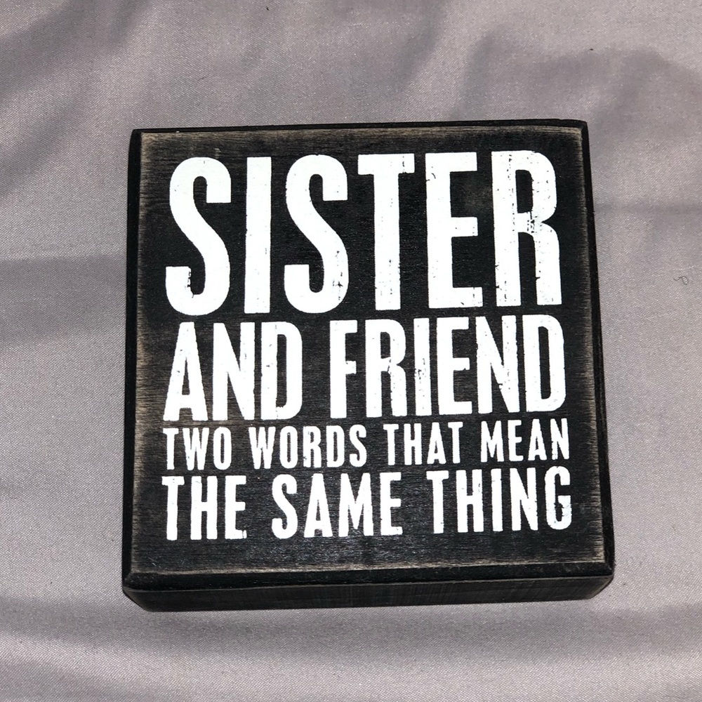 Wooden quote box - Sisters